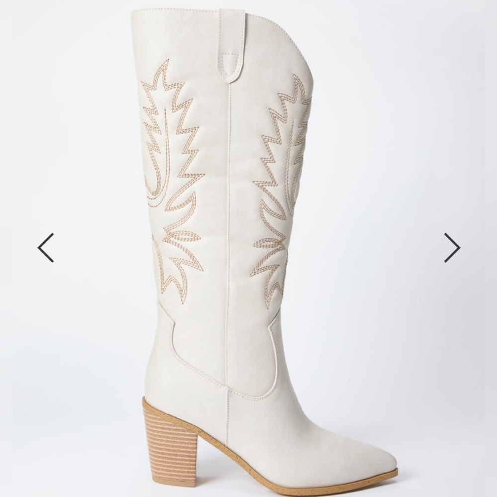 Women's Cream Western Heeled Boots - Picture 2 of 9